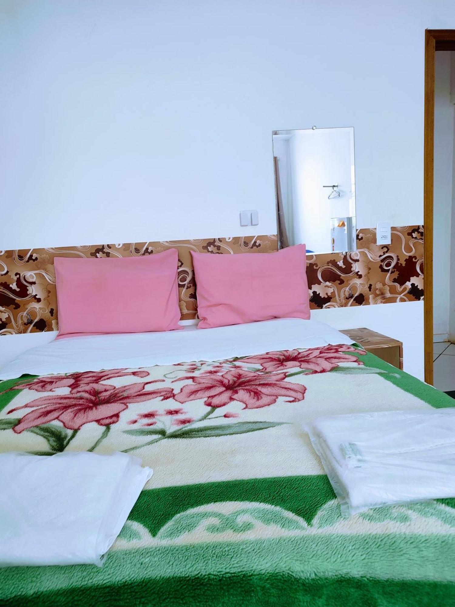 Minha Casa Em Botucatu Suite ภายนอก รูปภาพ